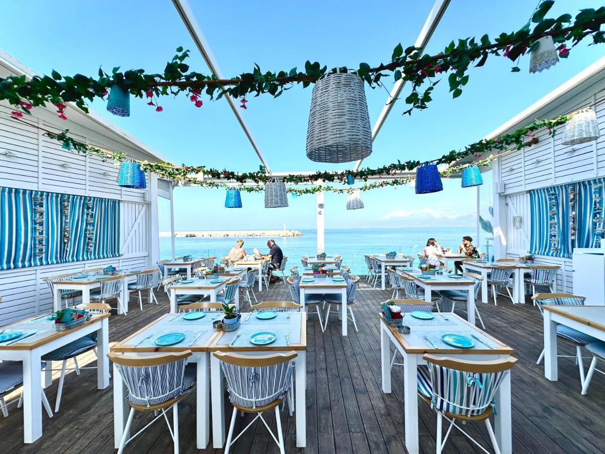 Skipper Beachfront Suites Hersonissos  Exterior foto