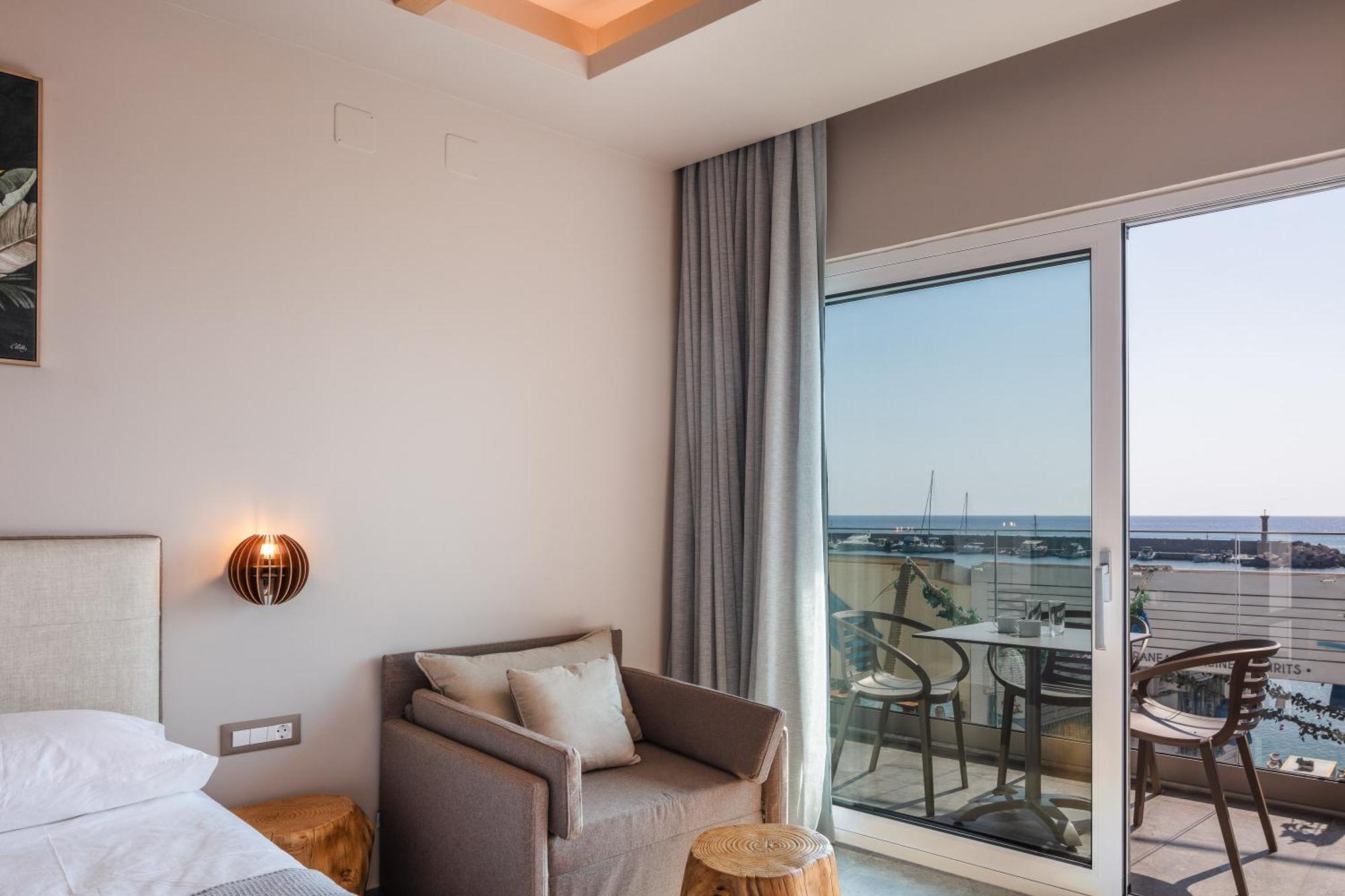 Skipper Beachfront Suites Hersonissos  Habitación foto