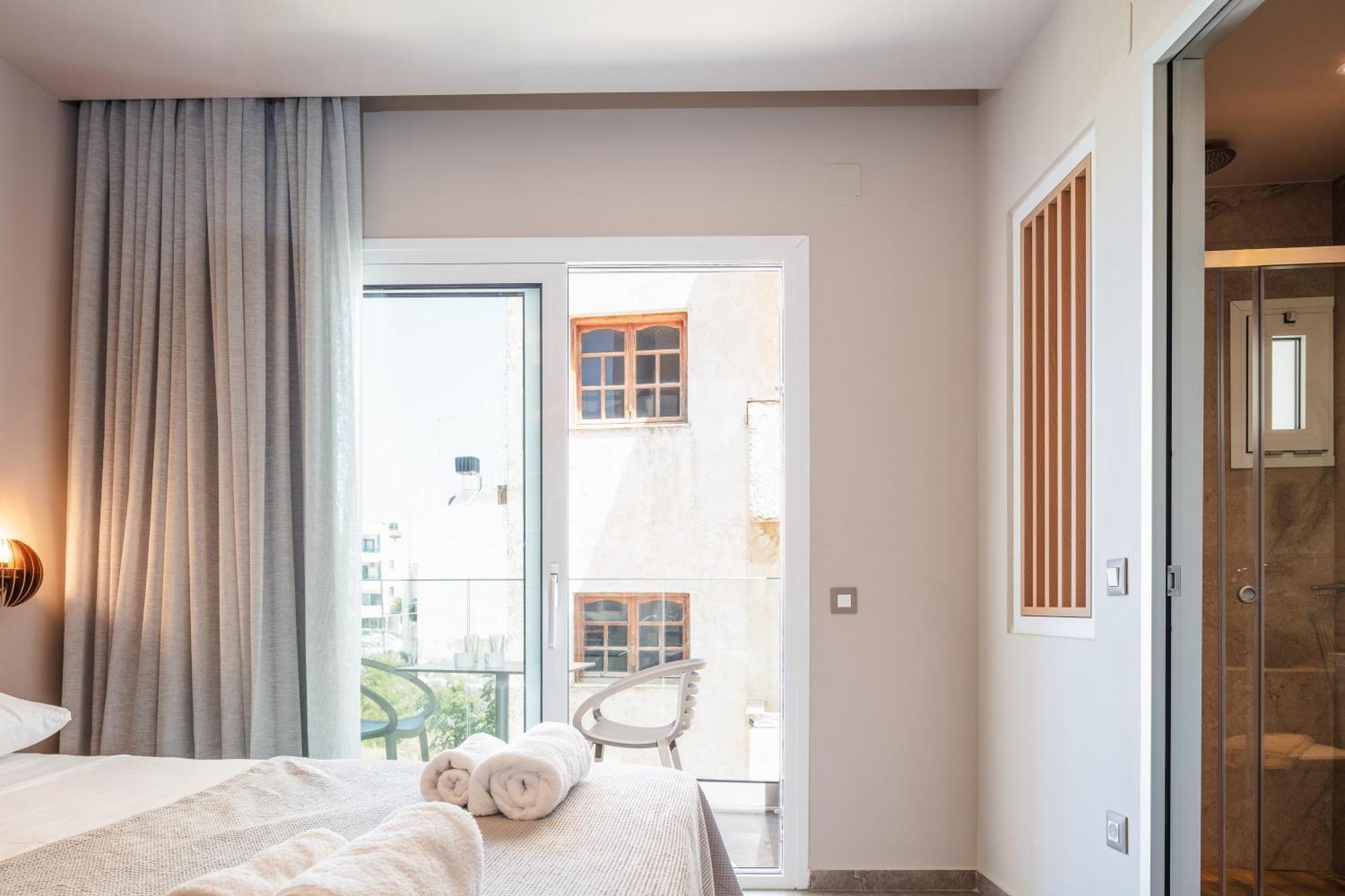 Skipper Beachfront Suites Hersonissos  Habitación foto