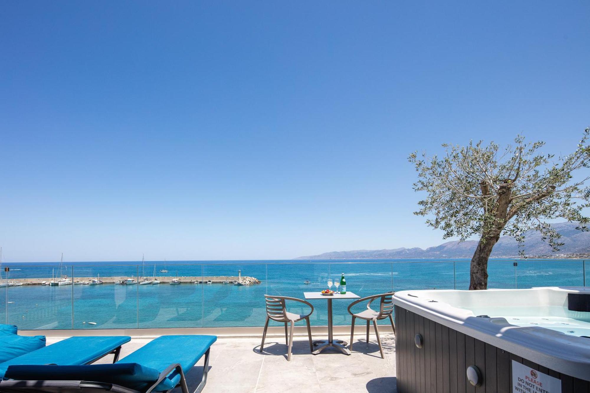 Skipper Beachfront Suites Hersonissos  Exterior foto